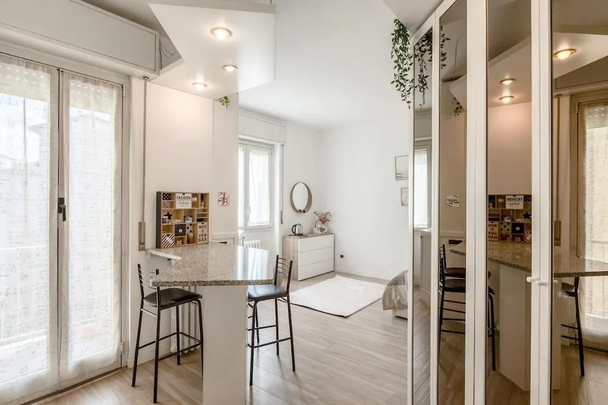 Corso Buenos Aires House Loreto - Pasteur M1 M2 Милан Апартаменты